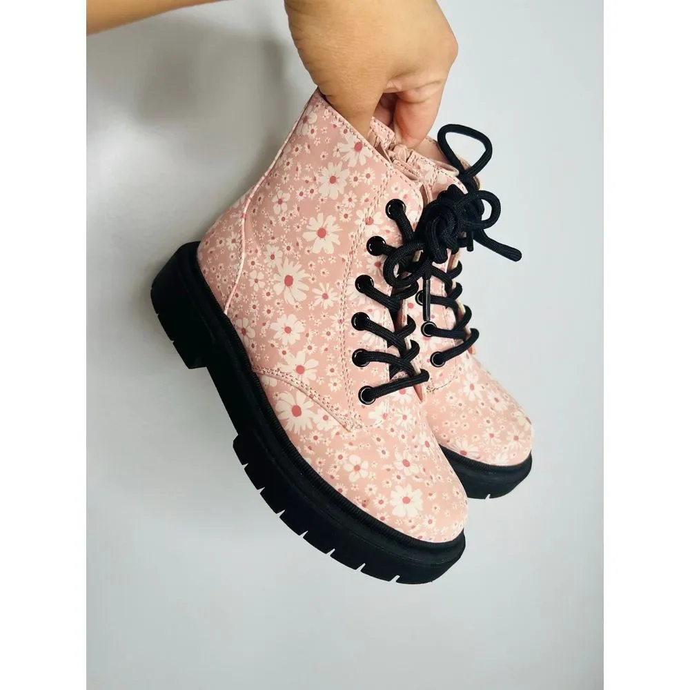 NWOB Art‎ Class Kids Floral Lace Up Zipper Boots Size 1